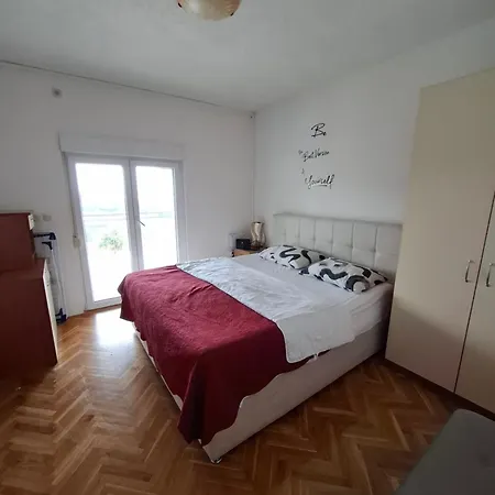 Niki *